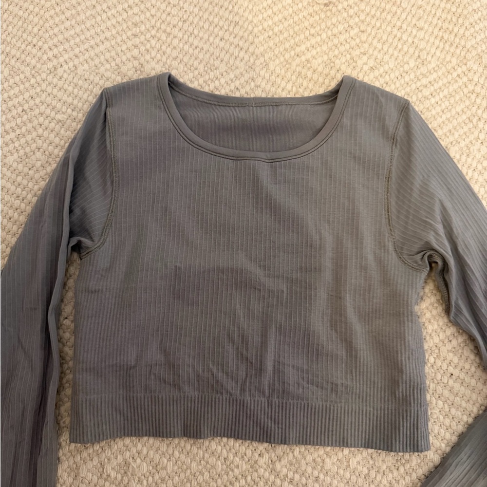 Gray Ribbed Long Sleeve Crop Top - Picture 5 of 8